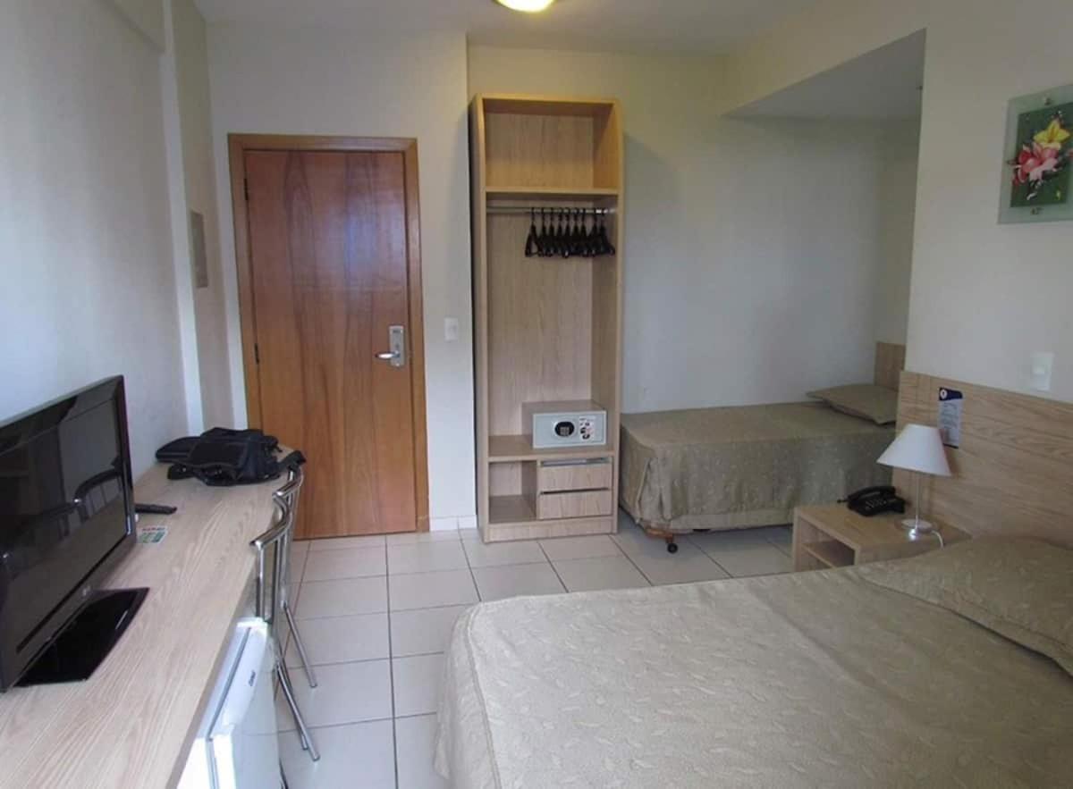 Flat Golden Dolphin Express Hotel *
